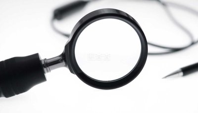 西安市调查取证公司：偷偷查伴侣手机,会被追究责任吗?